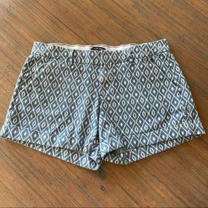 Dear John size 32 blue and white cuffed shorts